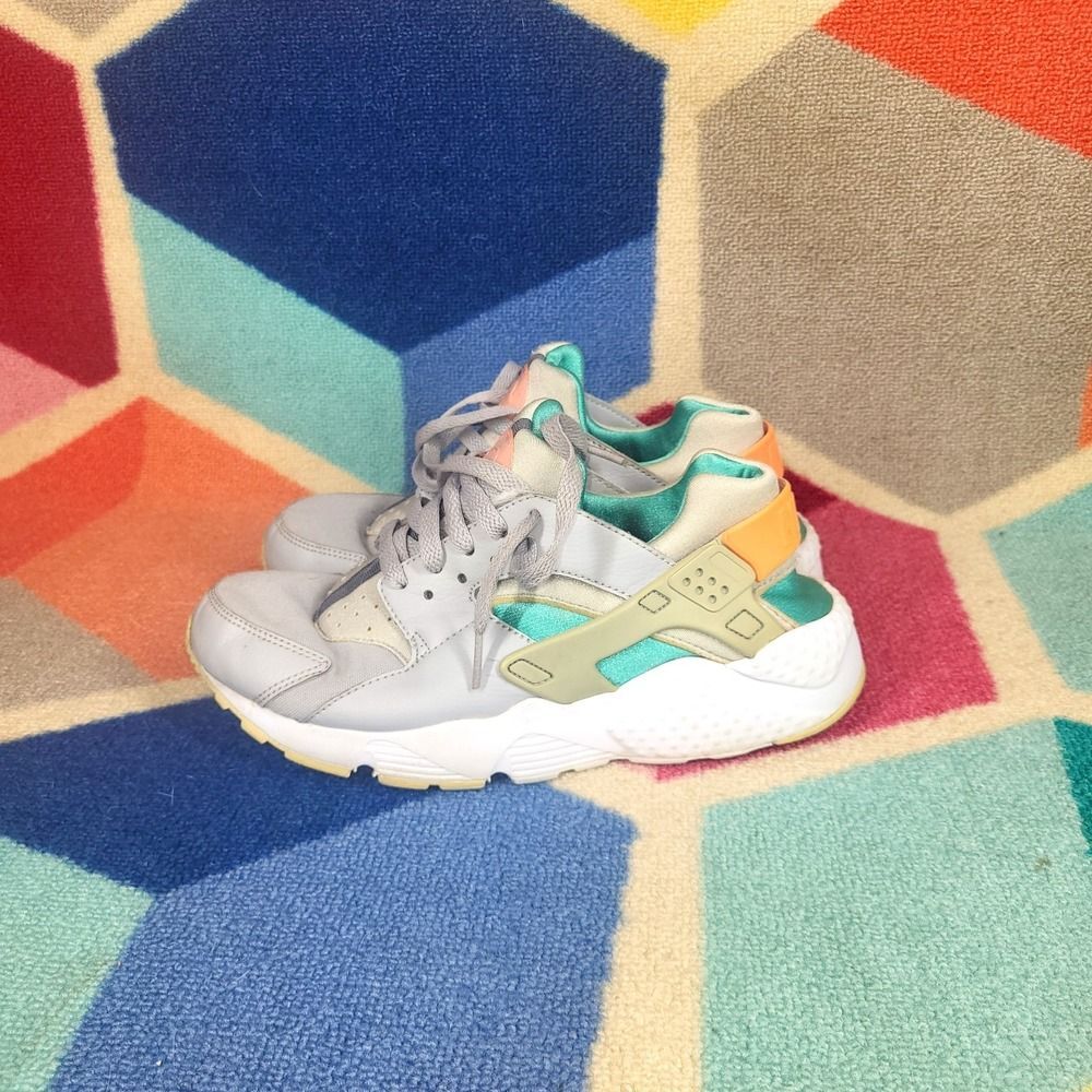 Nike Air Huarache Run Boys Size 6Y Gray Green Athletic Running Shoes Sneakers